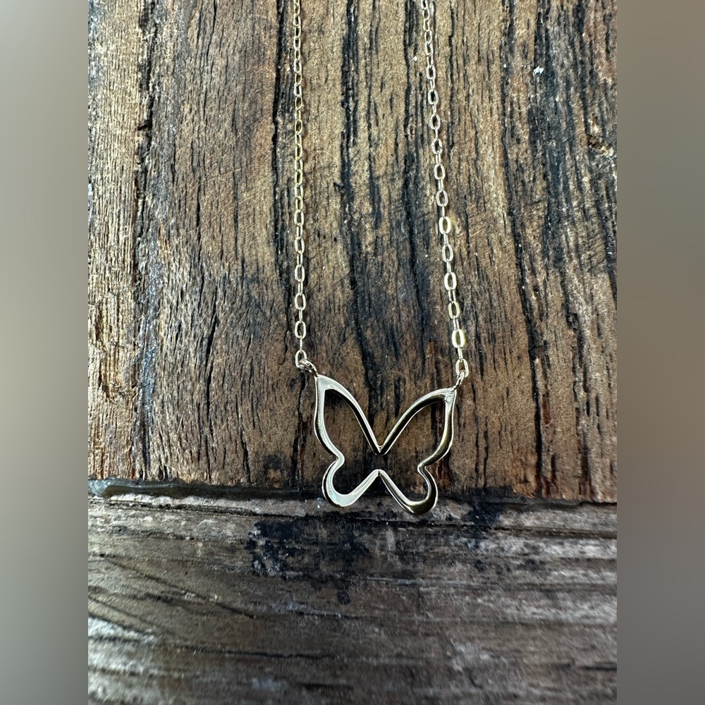 Elegant gold Butterfly Necklace